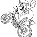 Марио хорошо управляет  мотоциклом. На картинке нашей раскраски