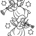 Симпатичные ангелочки играют красивую мелодию.