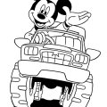 Микки едет в нам на своей новенькой машинке. Раскраски для детей с Микки Маусом.